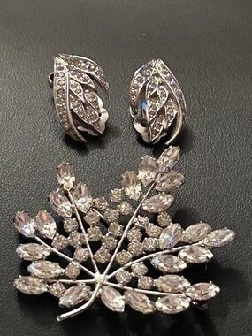 Stunning Sparkly Vintage B. David Leaf Brooch Pin and Earring SET